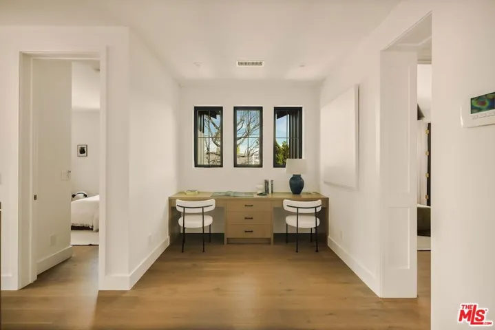 4261 Denny Avenue, Toluca Lake, California 91602
