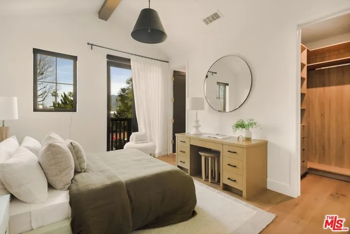 4261 Denny Avenue, Toluca Lake, California 91602