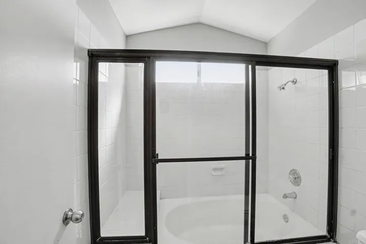 Slider shower doors in primary suite