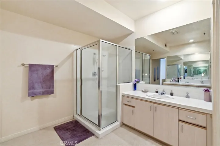 5350 White Oak Avenue 212, Encino, California 91316