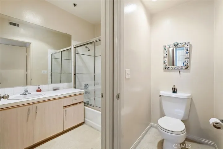 5350 White Oak Avenue 212, Encino, California 91316