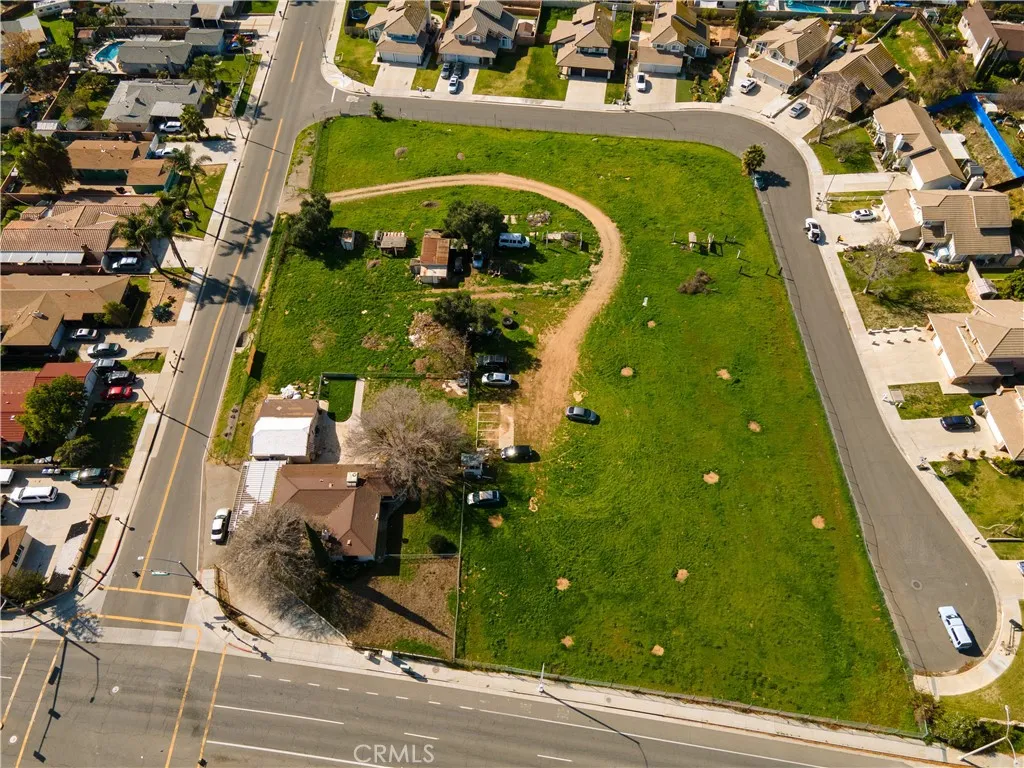 5608 La Sierra
