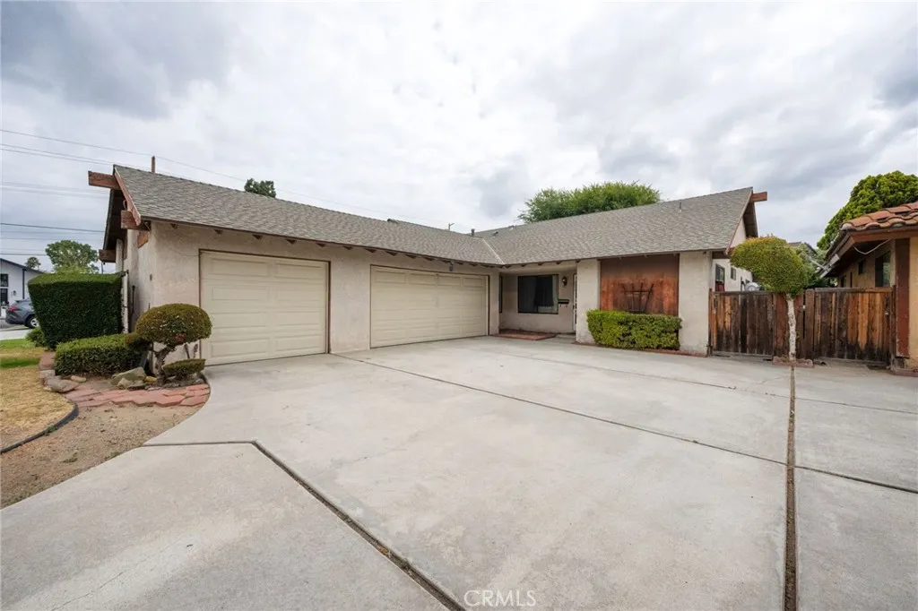 885 N Kathleen