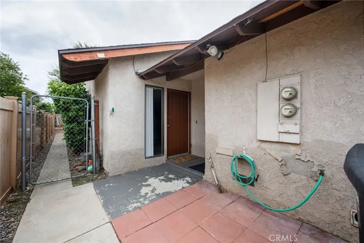 Side entrance for the 3 bedroom.