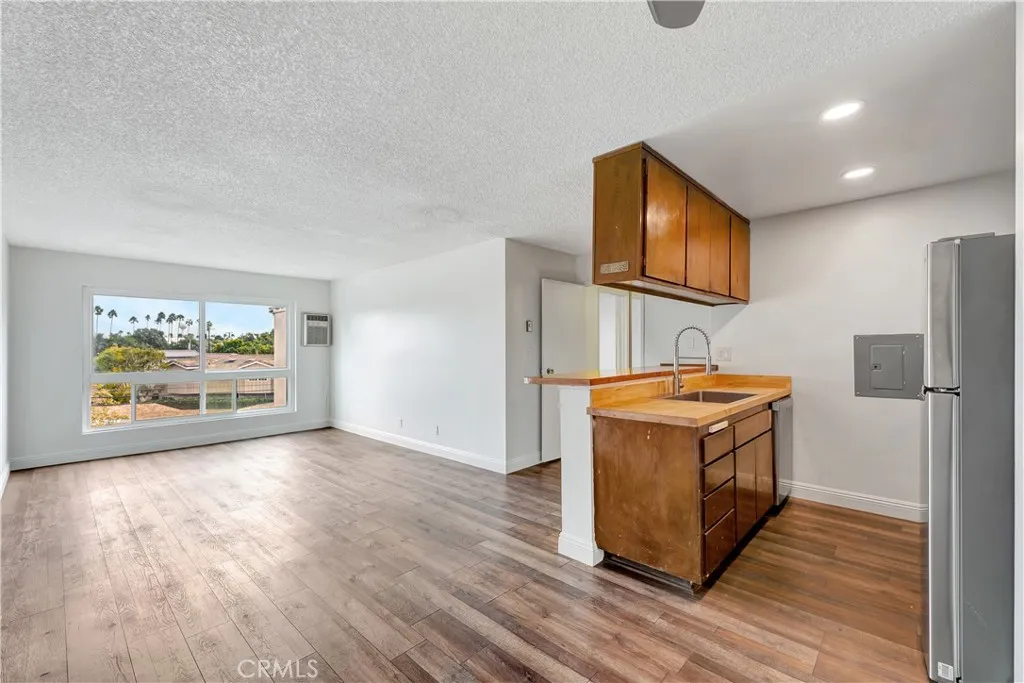 5585 E Pacific Coast Hwy 342, Long Beach, California 90804 — photo 4
