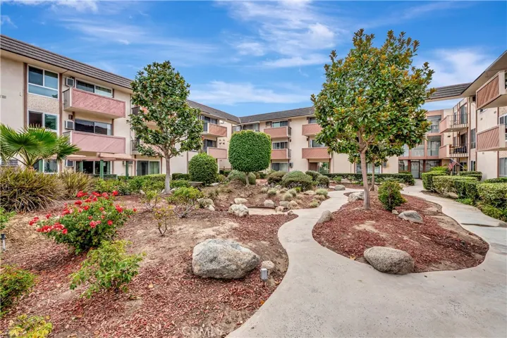 5585 E Pacific Coast Hwy 342, Long Beach, California 90804