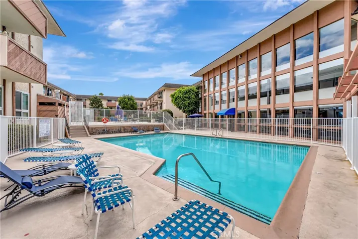 5585 E Pacific Coast Hwy 342, Long Beach, California 90804