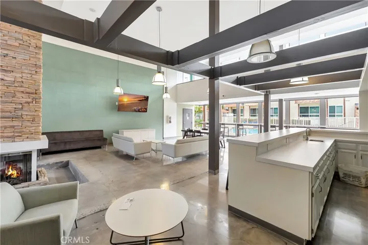 5585 E Pacific Coast Hwy 342, Long Beach, California 90804