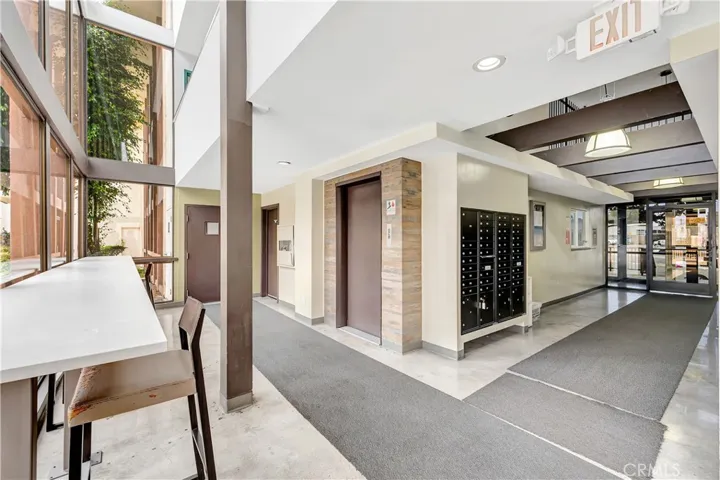 5585 E Pacific Coast Hwy 342, Long Beach, California 90804