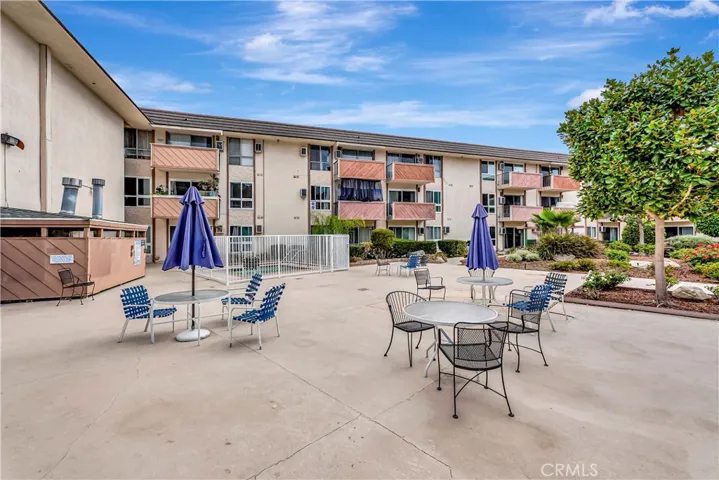 5585 E Pacific Coast Hwy 342, Long Beach, California 90804