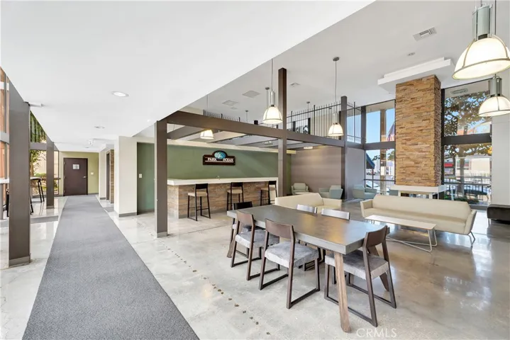 5585 E Pacific Coast Hwy 342, Long Beach, California 90804