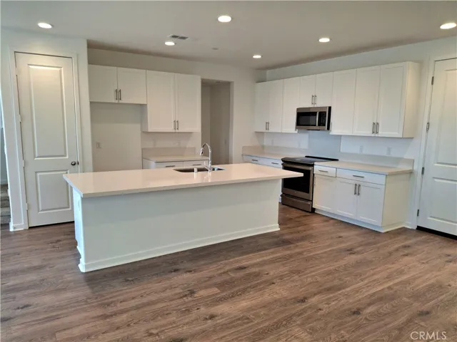 29458 Upper Creek Loop, Winchester, California 92596