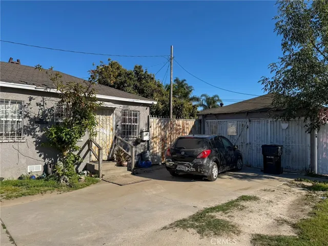 804 E Oaks, Compton, California 90221