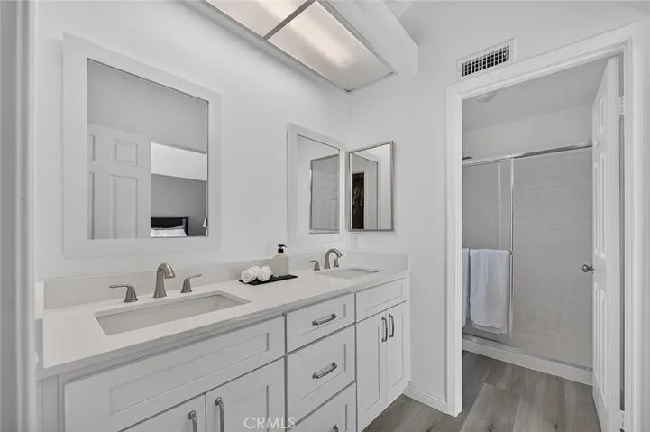 Dual Sinks