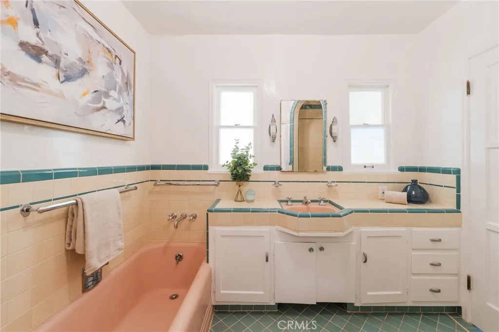 lower floor bath