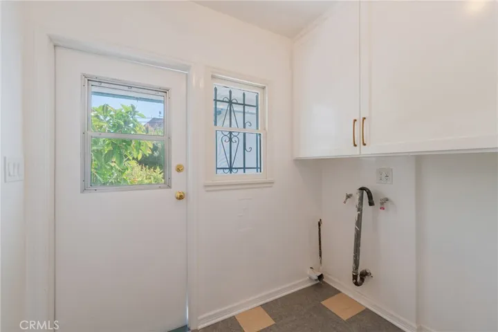 1964 Palmerston, Los Angeles, California 90027