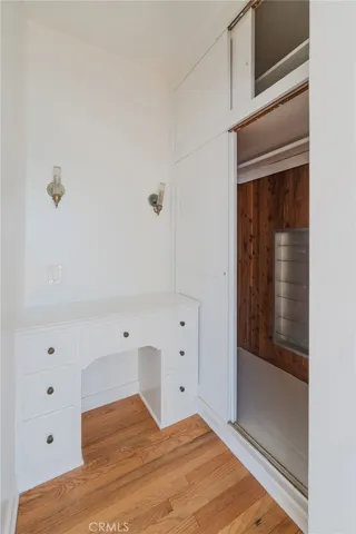 1964 Palmerston, Los Angeles, California 90027