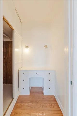 1964 Palmerston, Los Angeles, California 90027