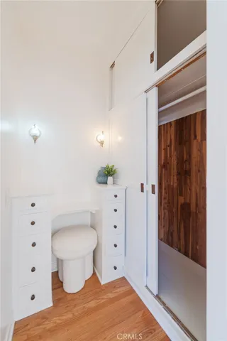 1964 Palmerston, Los Angeles, California 90027