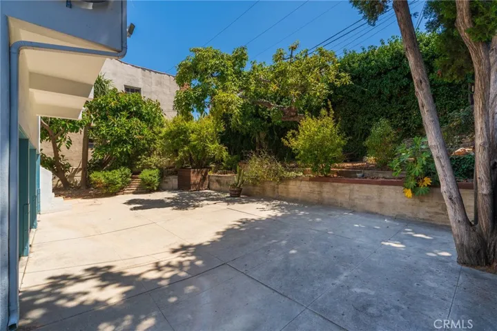 1964 Palmerston, Los Angeles, California 90027