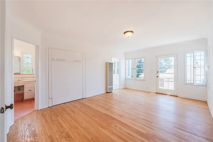 1964 Palmerston, Los Angeles, California 90027