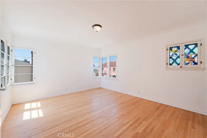 1964 Palmerston, Los Angeles, California 90027
