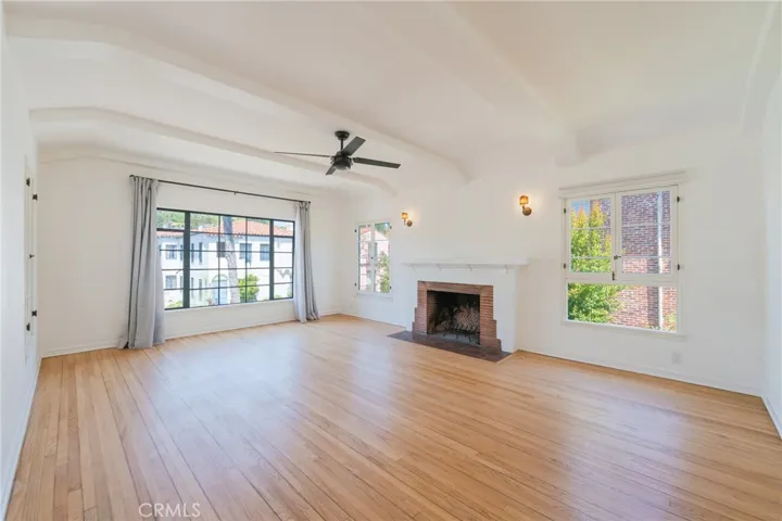 upper floor - no step down