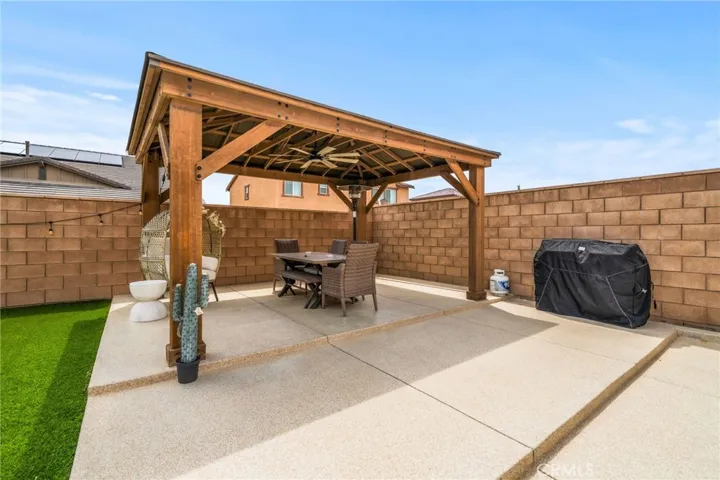 11981 Regent, Victorville, California 92392