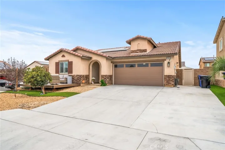 11981 Regent, Victorville, California 92392