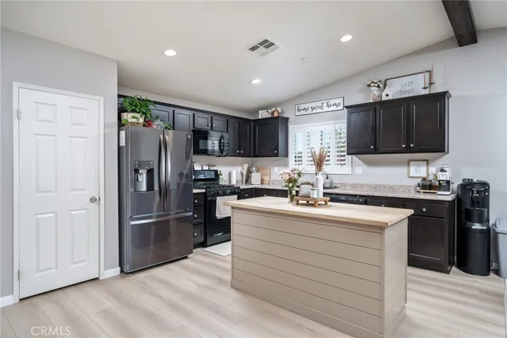 11981 Regent, Victorville, California 92392