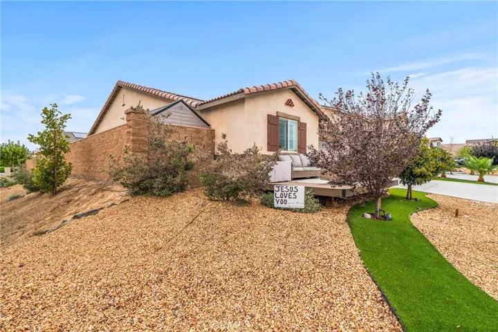 11981 Regent, Victorville, California 92392