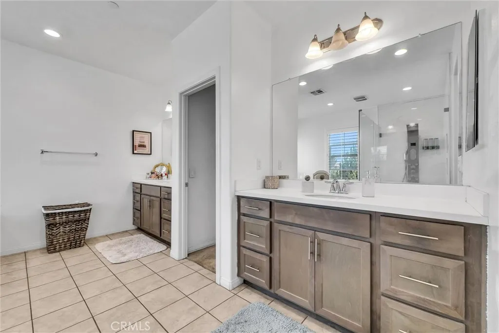 level 2 master bathroom
