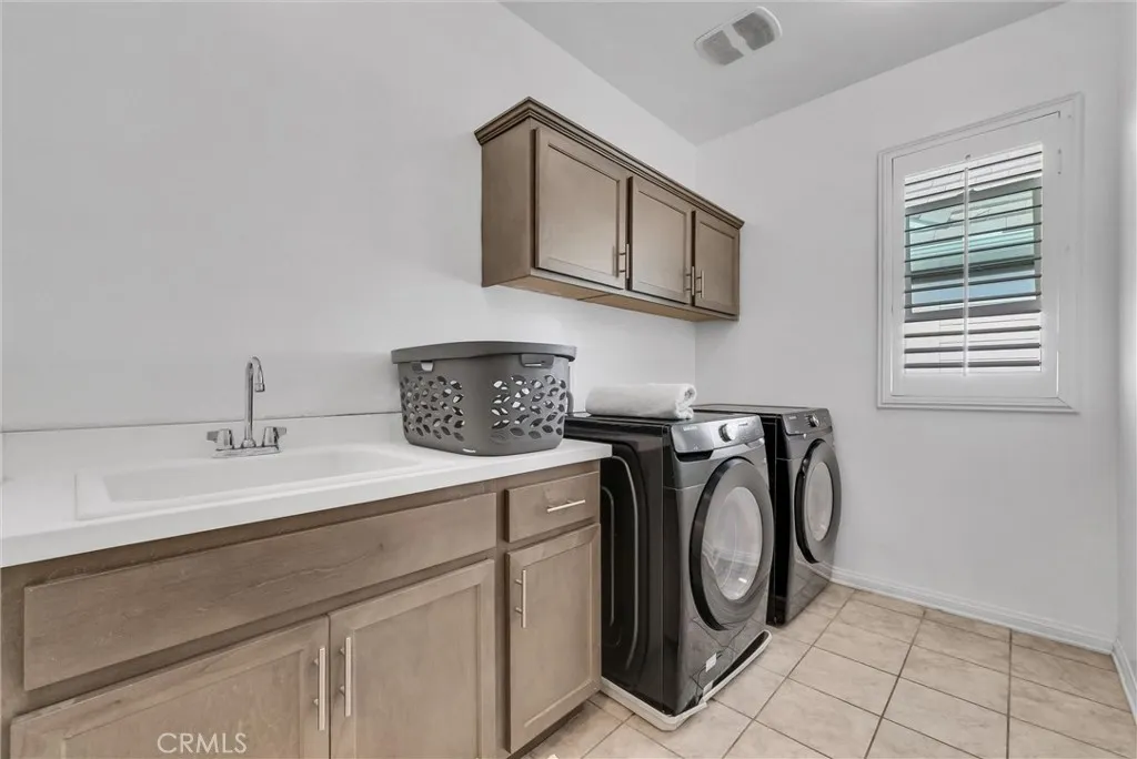level 2 laundry area