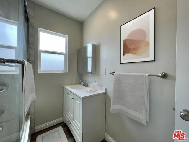 2012 S Holt Avenue, Los Angeles, California 90034