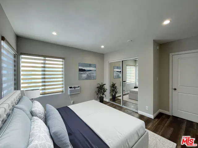 2012 S Holt Avenue, Los Angeles, California 90034