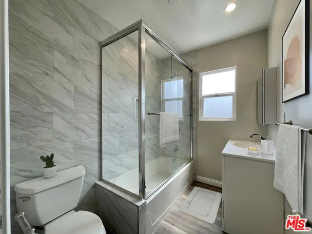 2012 S Holt Avenue, Los Angeles, California 90034