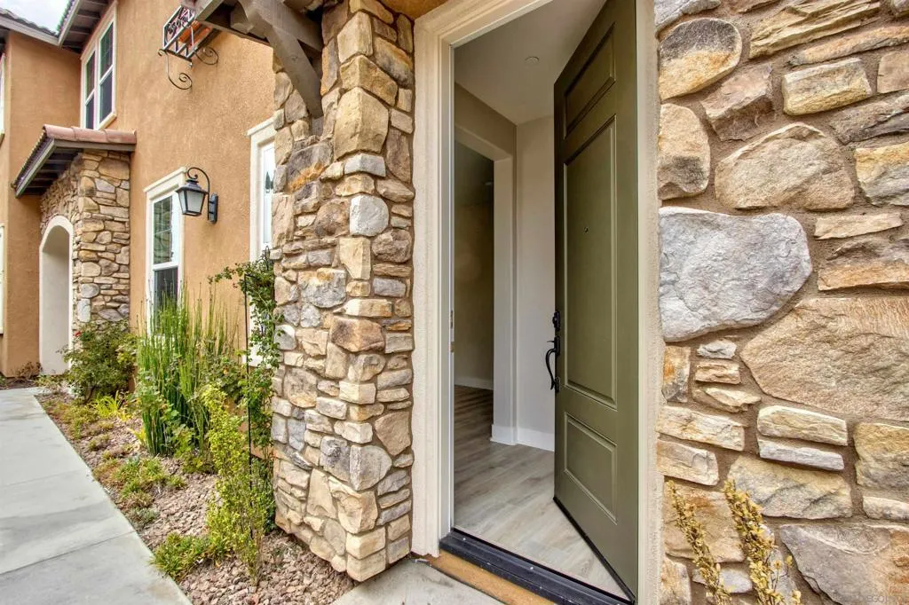 368 Ventasso, Fallbrook, California 92028 — photo 4