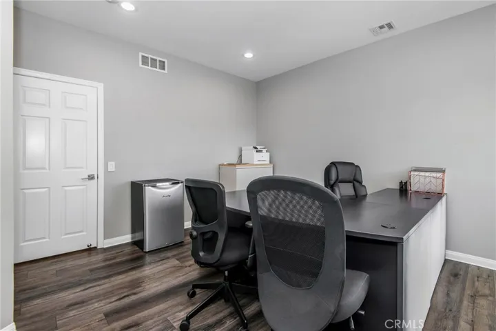 23200 Cass Avenue, Woodland Hills, California 91364