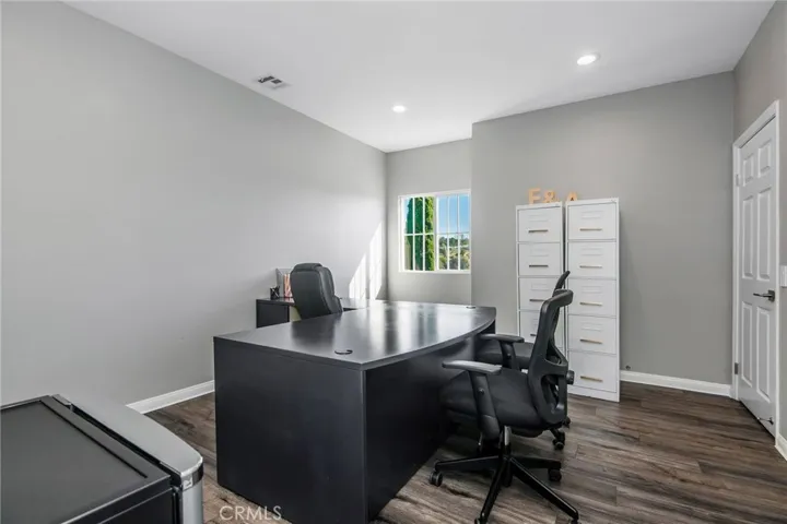 23200 Cass Avenue, Woodland Hills, California 91364