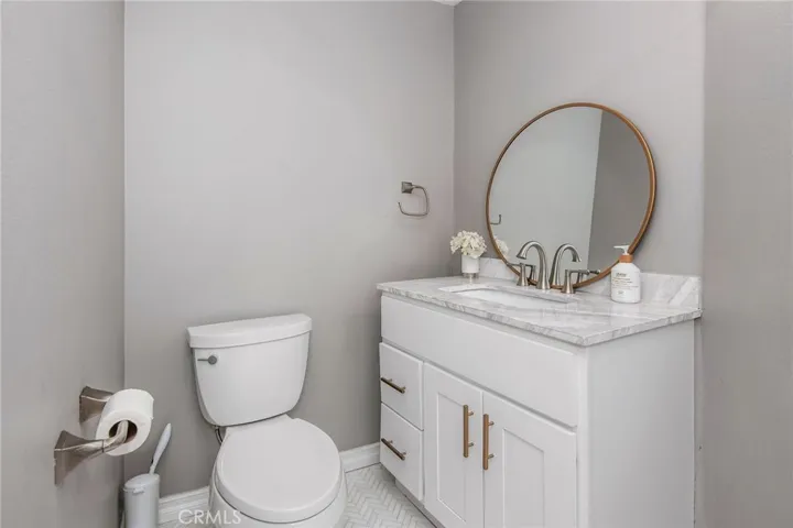 23200 Cass Avenue, Woodland Hills, California 91364