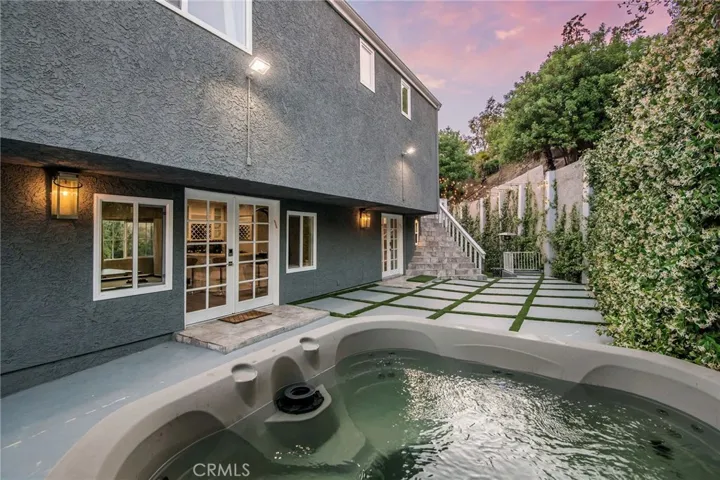 23200 Cass Avenue, Woodland Hills, California 91364