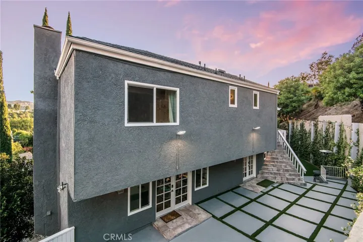 23200 Cass Avenue, Woodland Hills, California 91364