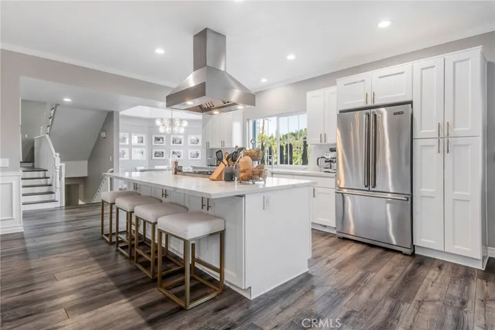 23200 Cass Avenue, Woodland Hills, California 91364