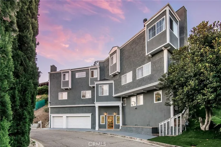 23200 Cass Avenue, Woodland Hills, California 91364