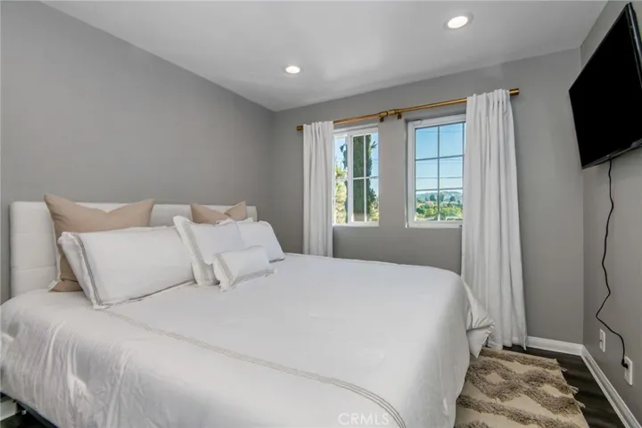 23200 Cass Avenue, Woodland Hills, California 91364