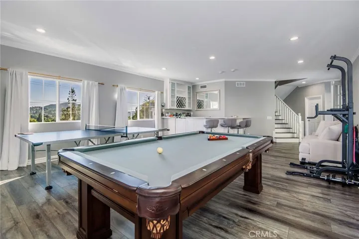 23200 Cass Avenue, Woodland Hills, California 91364