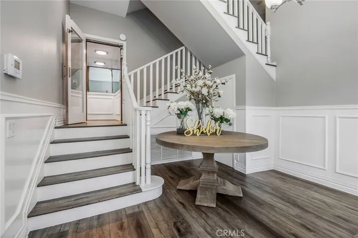 23200 Cass Avenue, Woodland Hills, California 91364