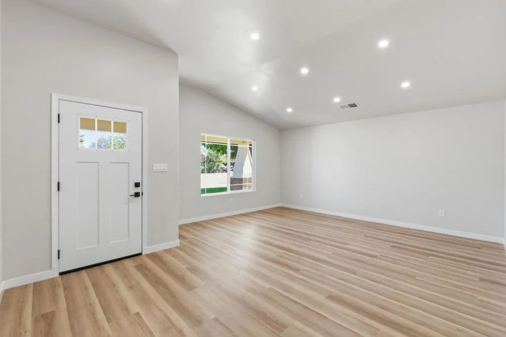 3709 Harris Road, Bakersfield, California 93313 — photo 4