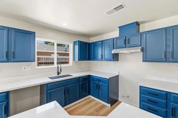 3709 Harris Road, Bakersfield, California 93313