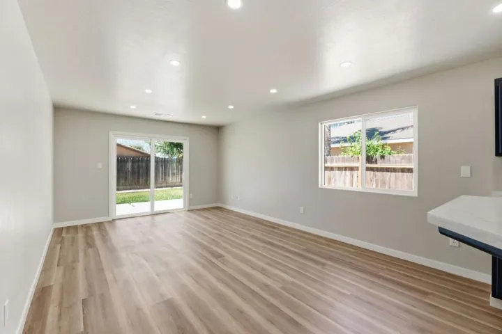 3709 Harris Road, Bakersfield, California 93313